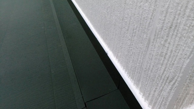 雨仕舞い板金のシーリング施工